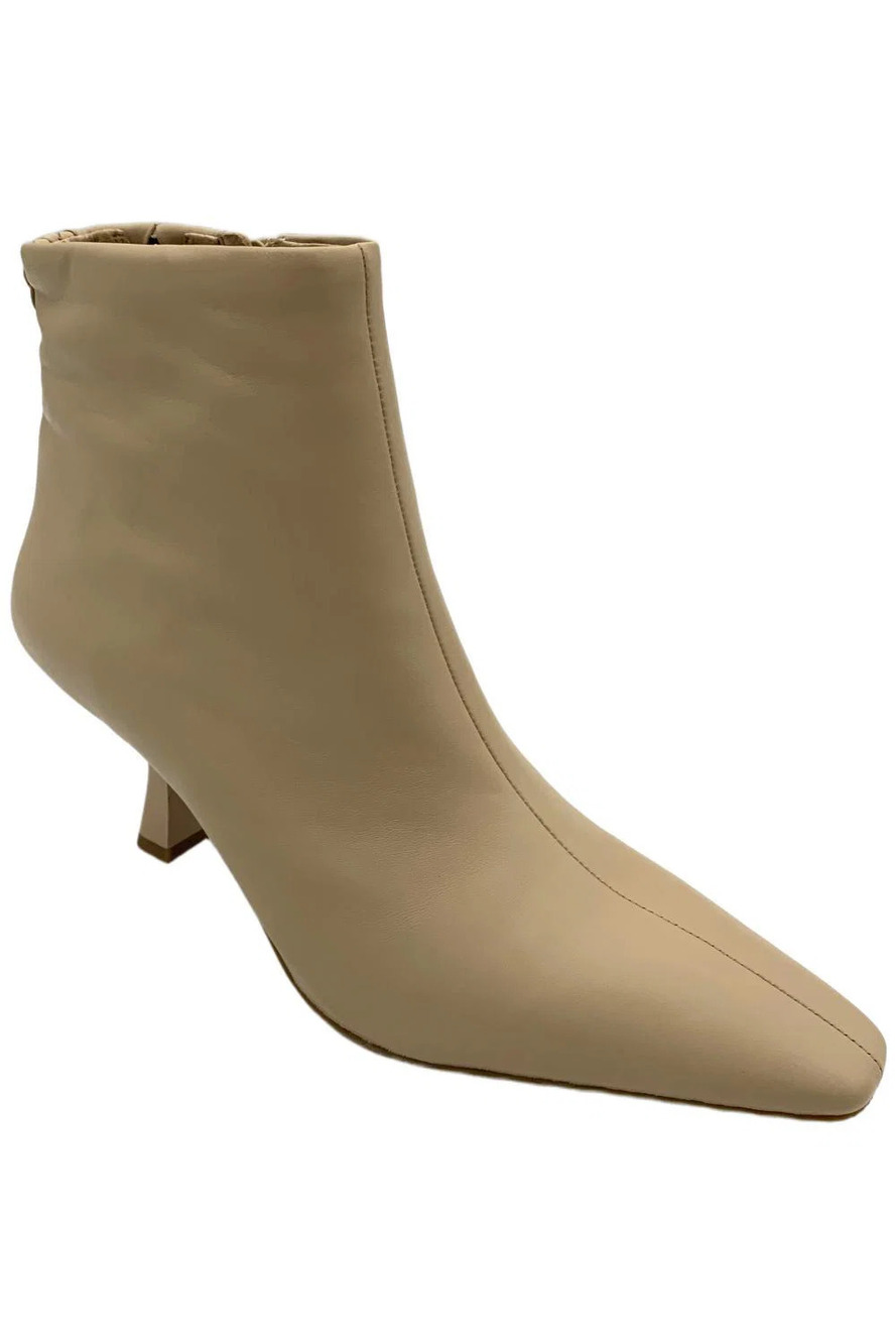 Donald Pliner Women's Baltimore Nappa Heeled Boots Sand - Medium